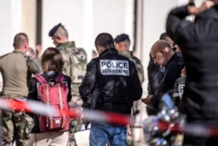 Alerta in Paris: un incident intr-o suburbie a capitalei franceze