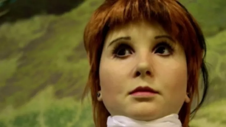 Dmitry Itskov, creatorul unei femei-android,  e convins ca ne vom putea  transplanta creierul in corpuri artificiale