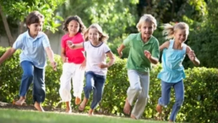 Elevii vor merge la scoala si sambata, in 20 si 27 aprilie, pentru a recupera zilele libere de 2 si 3 mai 