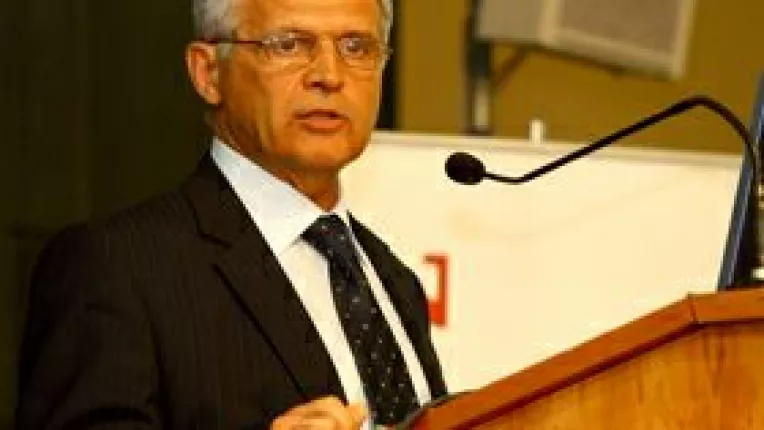 Fostul presedinte al BCR trage un semnal de alarma: 
Depozite bancare suta la suta garantate sau banii isi vor lua zborul