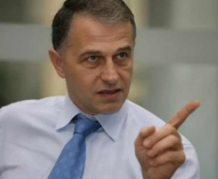 Geoana: "Doamna Andronescu trebuie sa rezolve problema de la «Spiru Haret» astfel incat studentii sa nu dea examen din nou"