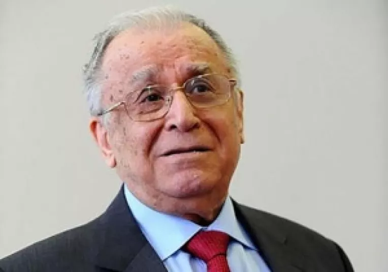 Ion Iliescu il incurajeaza pe Victor Ponta
