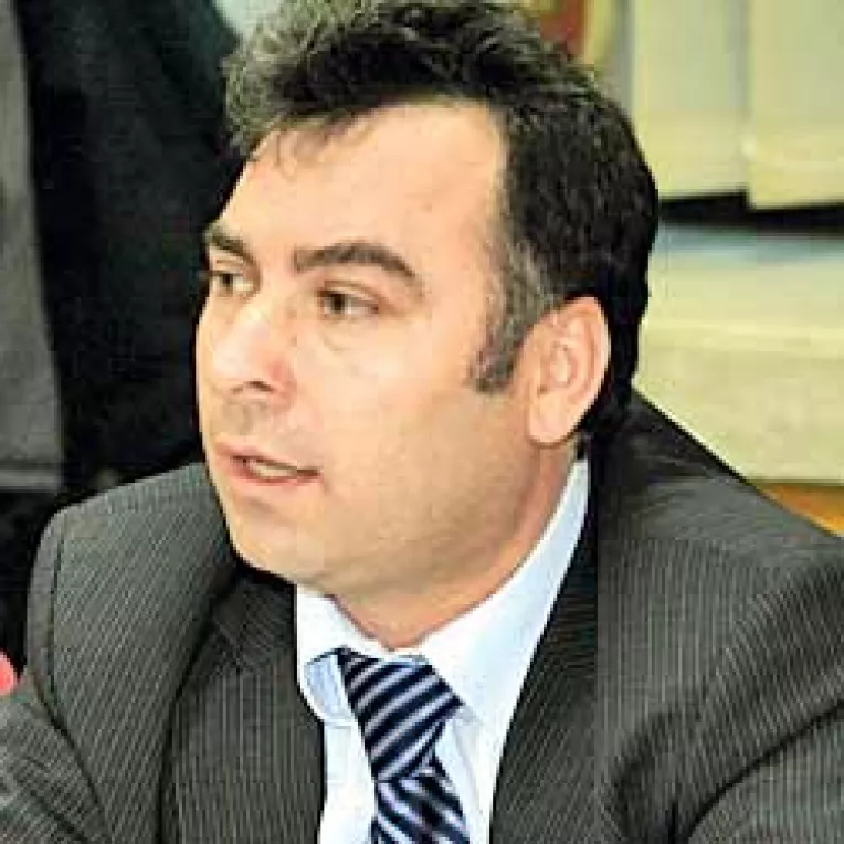 La Navodari, trenurile vor circula cu 30 km/h