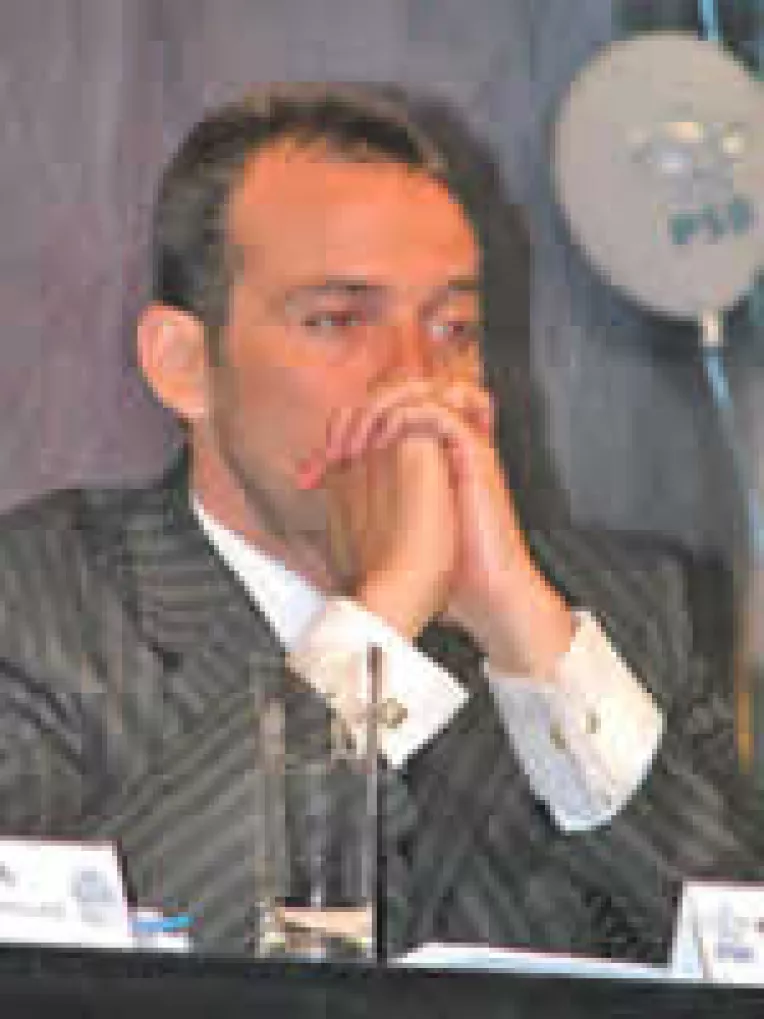 Mazare a castigat fara contracandidat