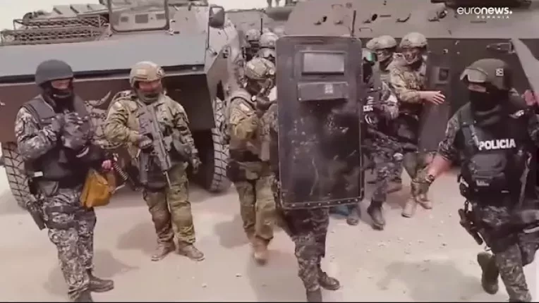 Operatiune speciala cu mii de politisti, dupa asasinarea unui candidat la presedintie in Ecuador