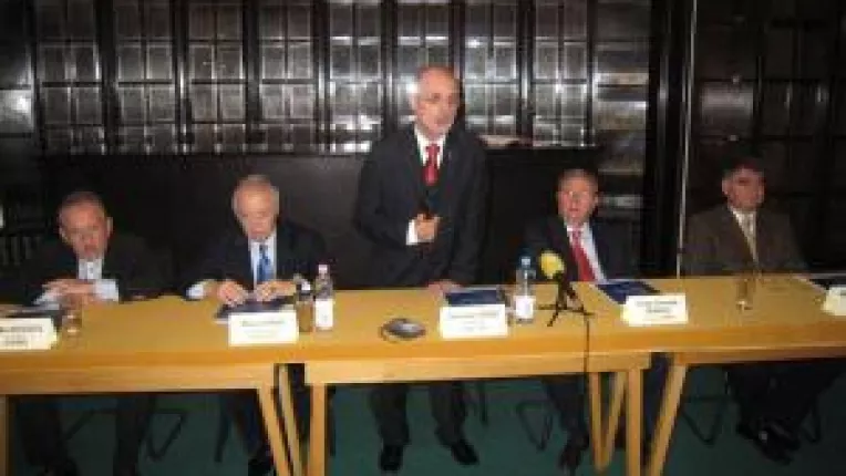 Patronatele s-au unit