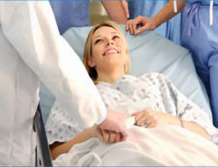 Prevenirea cancerului la femeile cu genele BRCA1 si BRCA2, prin extirparea sanilor si a ovarelor 