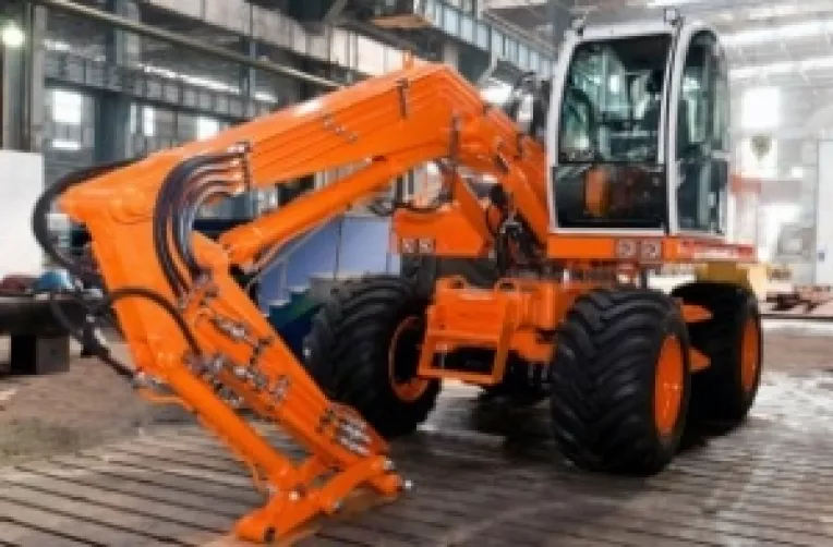 Promex: Primul excavator romanesc dupa o pauza de productie de aproape 10 ani