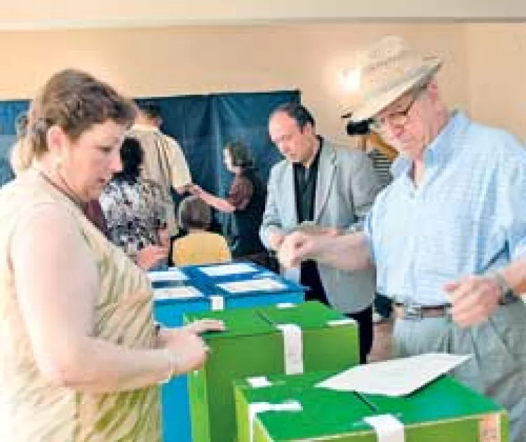 PSD castiga, PD-L si-a dublat scorul fata de 2004, iar PNL a scazut